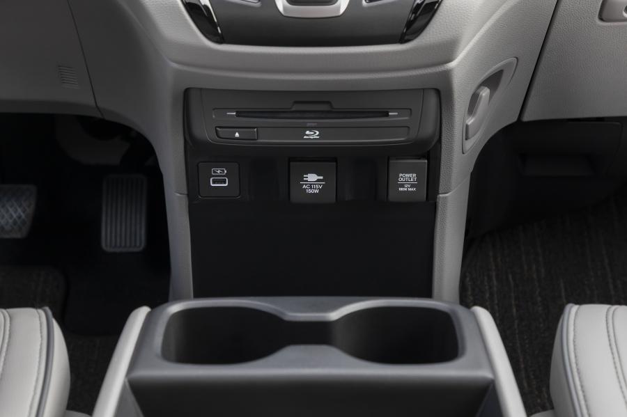 Детали интерьера Honda Odyssey 2020 года  (NA) (фото 97 из 119)